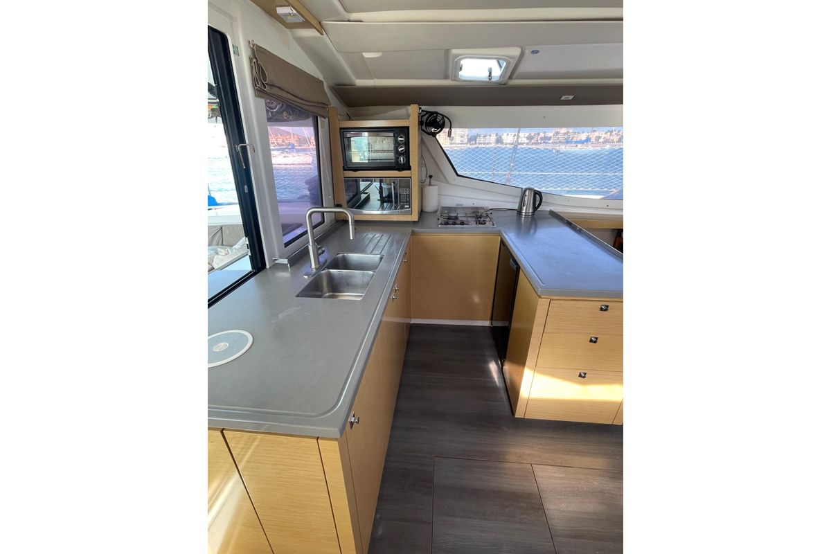 2014 Fountaine Pajot 44 