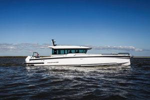Axopar 37 Cross Cabin