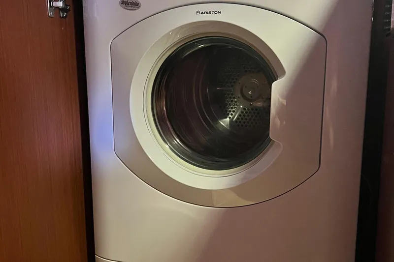 Billy Yacht Photos Pics Front-loading washing machine on a 2014 Beneteau Swift Trawler 50 yacht.