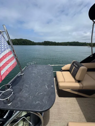  Yacht Photos Pics 2023 BARLETTA L25MA - Image 8