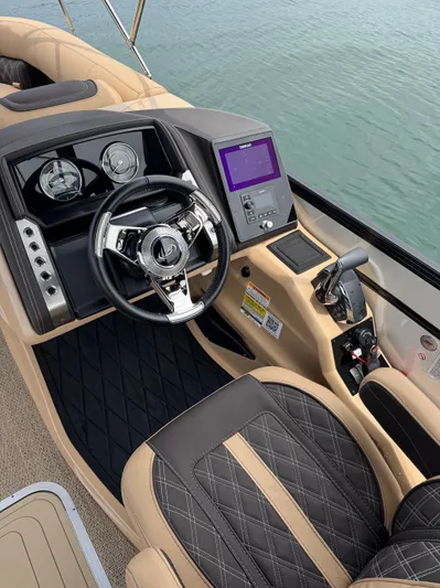  Yacht Photos Pics 2023 BARLETTA L25MA - Image 13