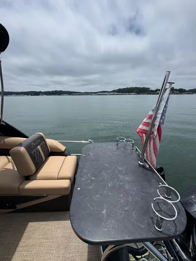  Yacht Photos Pics 2023 BARLETTA L25MA - Image 9