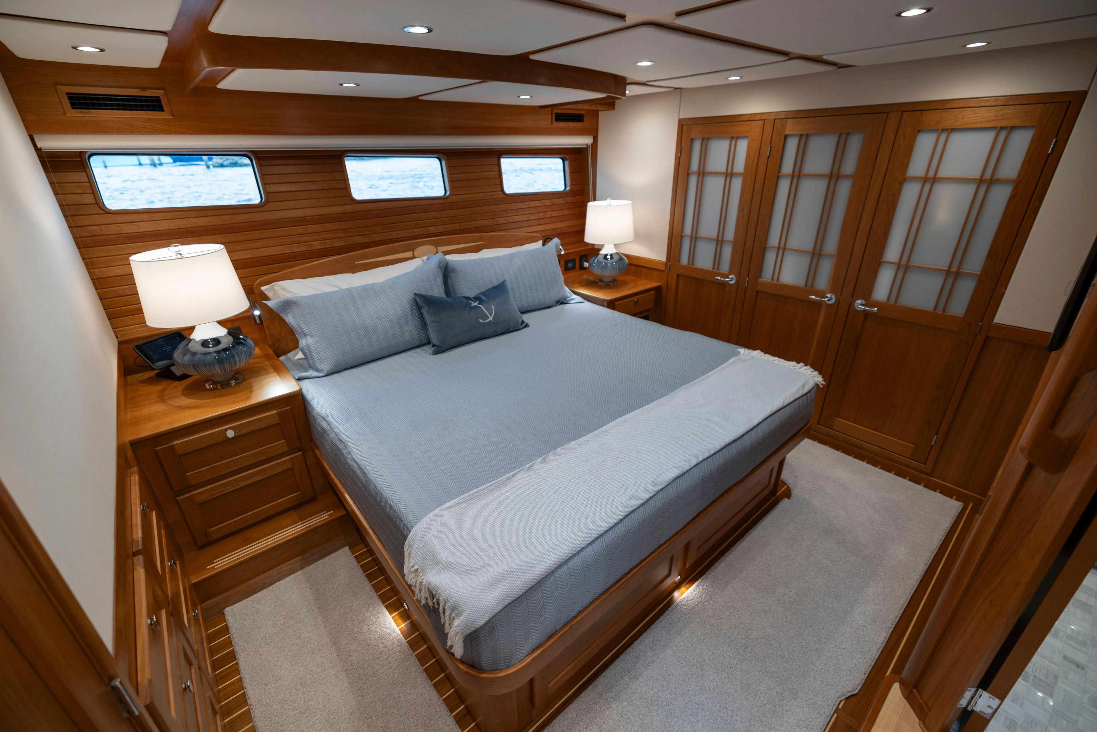 Beach To Beach Yacht Photos Pics Master berth with centerline king size berth