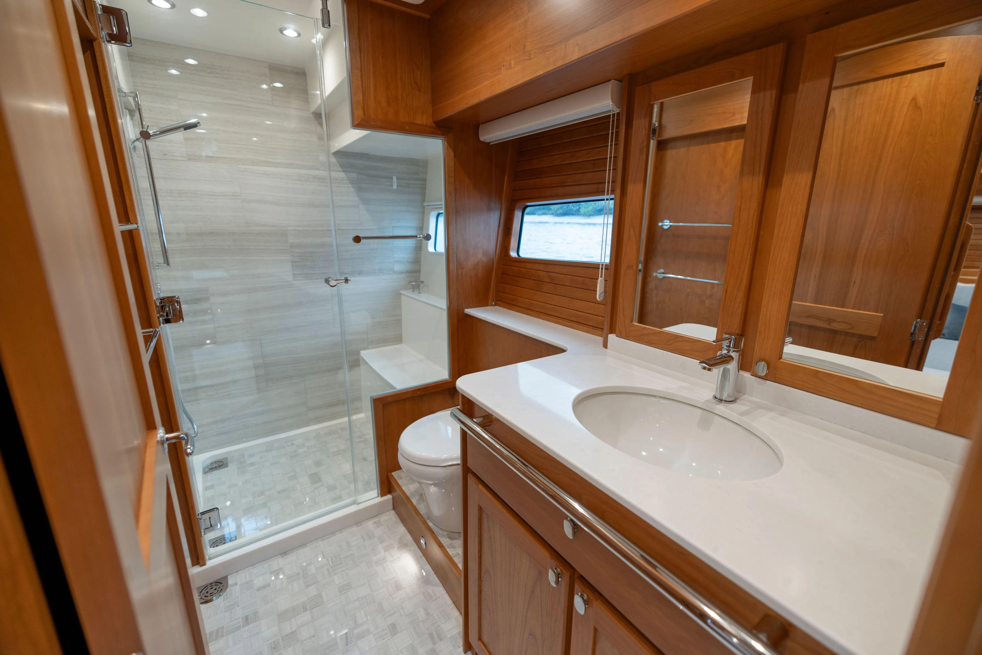 Beach To Beach Yacht Photos Pics Master head very roomy