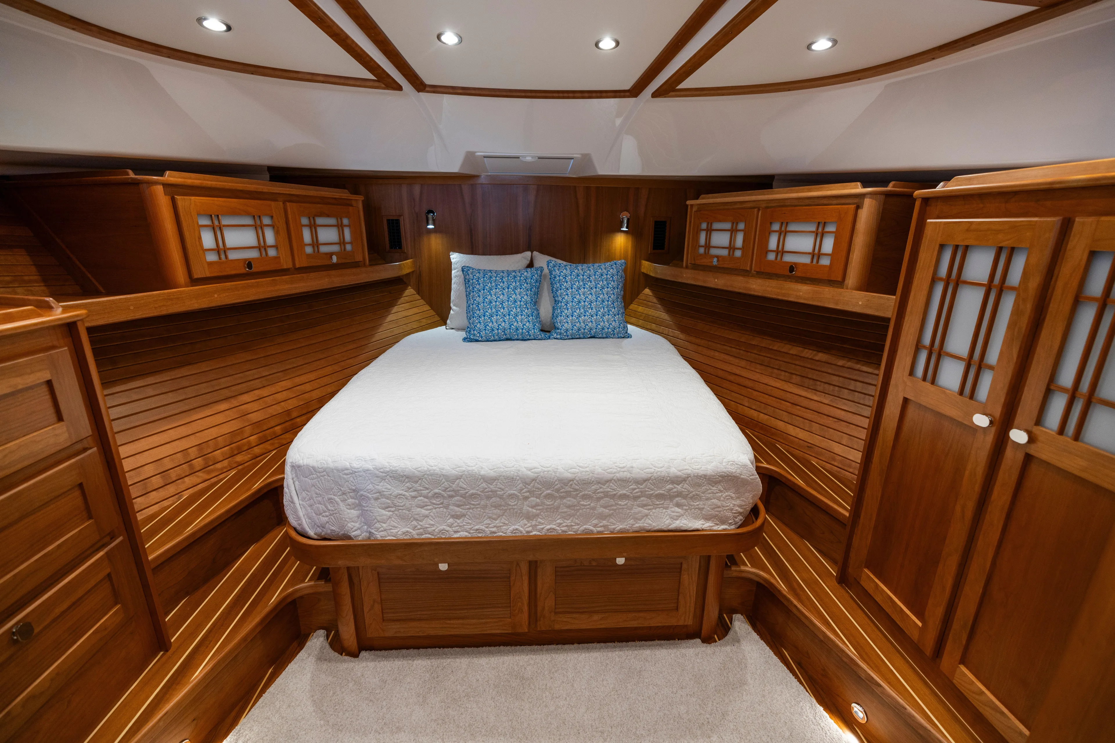 Beach To Beach Yacht Photos Pics VIP stateroom forward