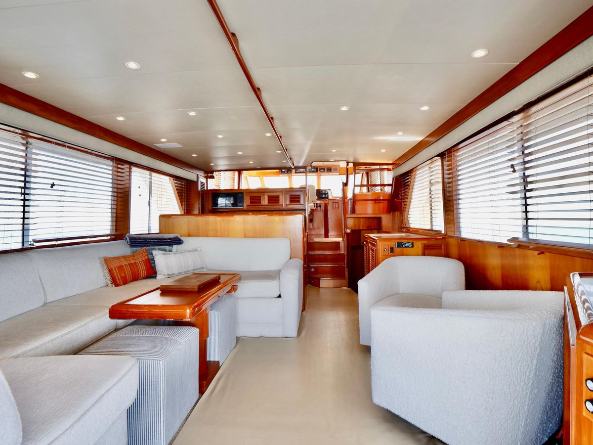2000 Offshore Yachts 62 
