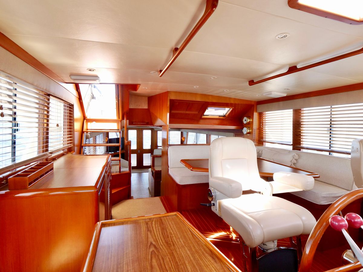 2000 Offshore Yachts 62 