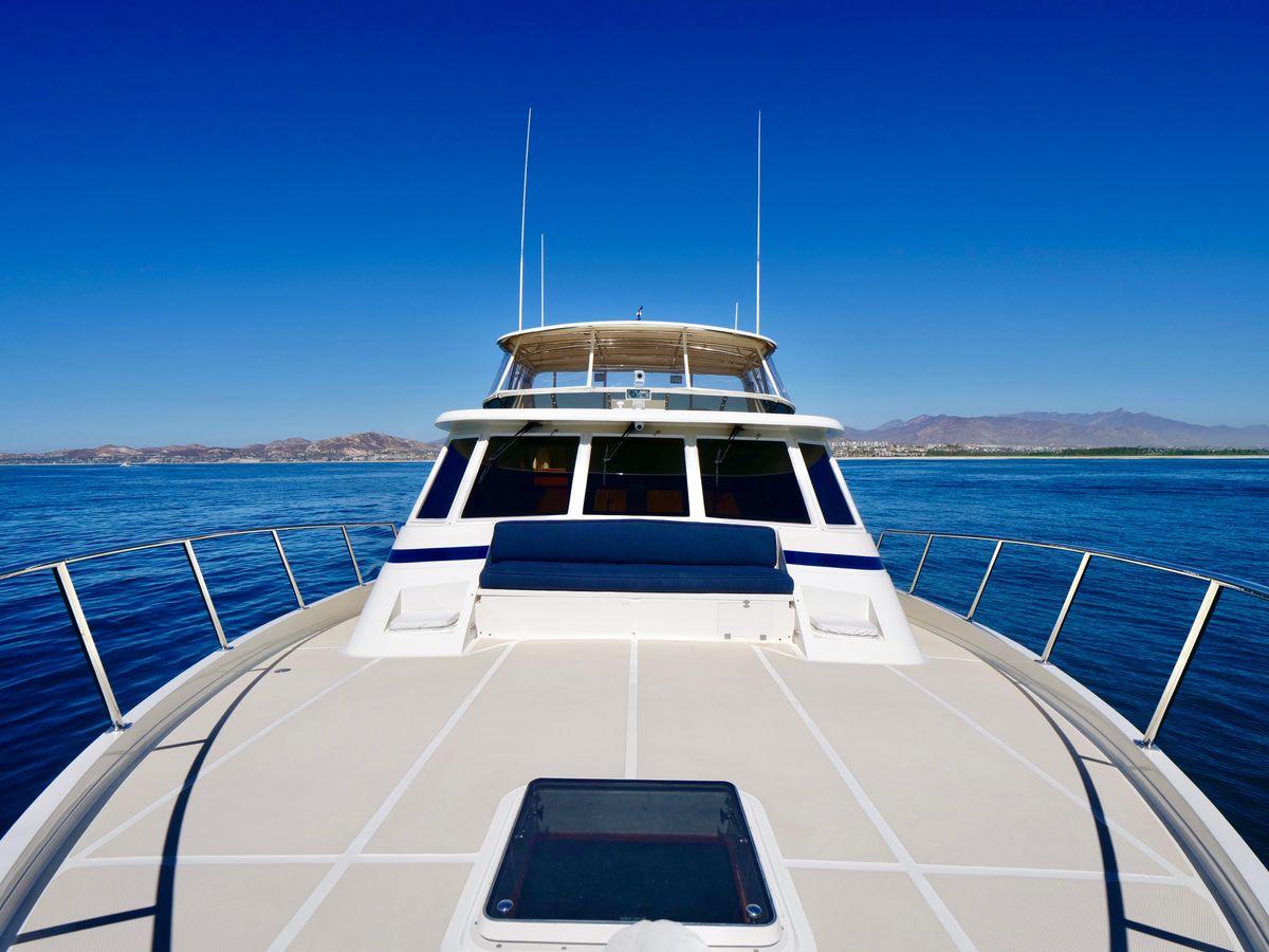 2000 Offshore Yachts 62 
