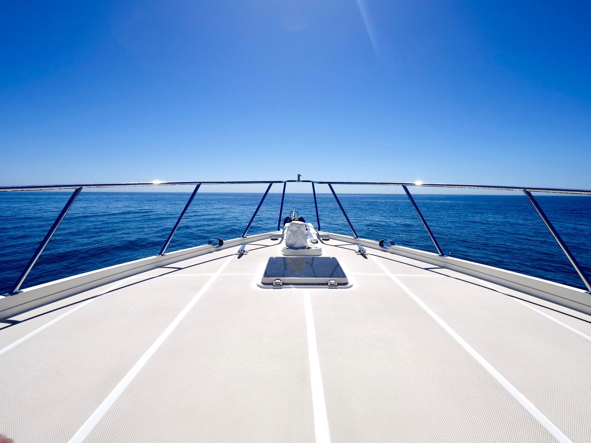 2000 Offshore Yachts 62 