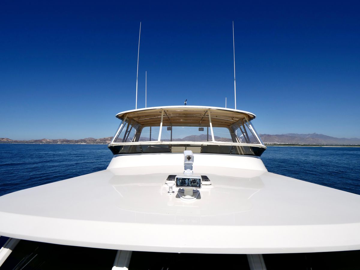 2000 Offshore Yachts 62 