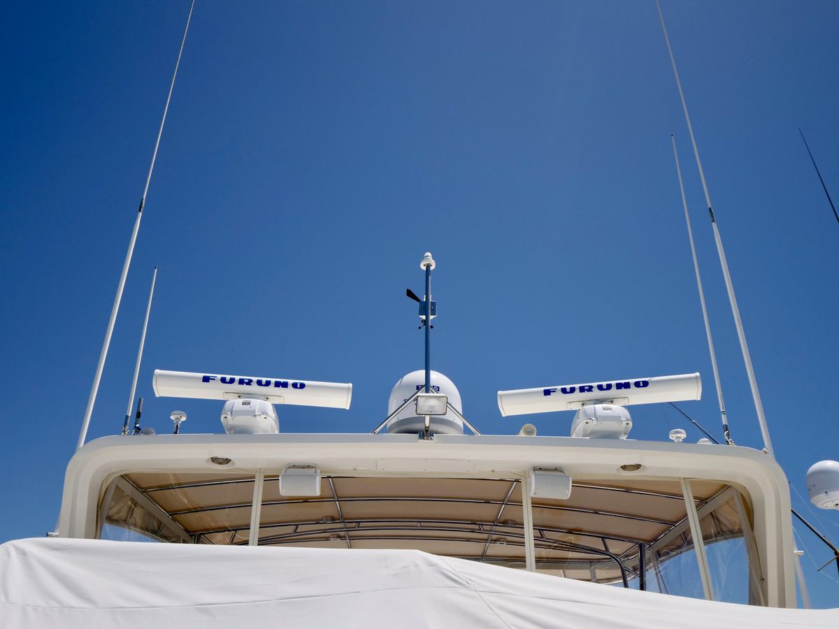 2000 Offshore Yachts 62 