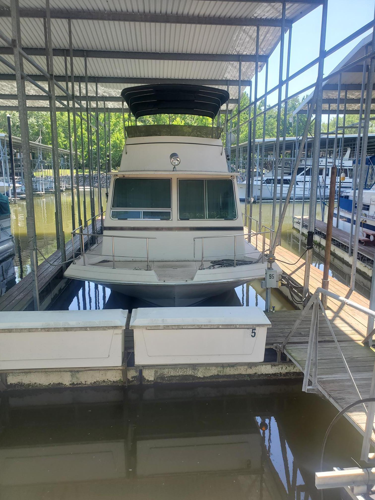 1984 ChrisCraft Aqua Home Houseboat Case galleggianti in vendita