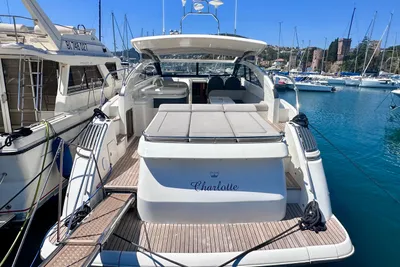 2010 Princess V42
