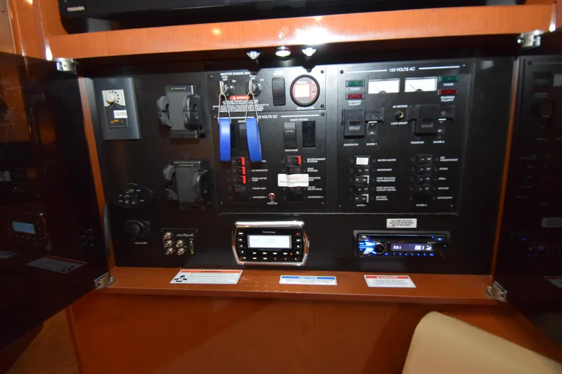 Just Plane Fun Yacht Photos Pics Control panel of a 2014 Sea Ray 350 Sundancer yacht.