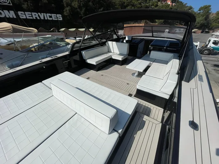 Dolce Italia Yacht Photos Pics 