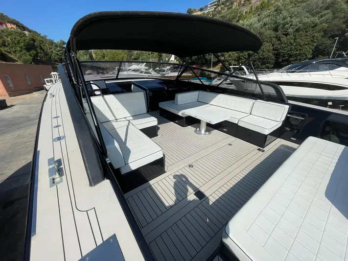 Dolce Italia Yacht Photos Pics 