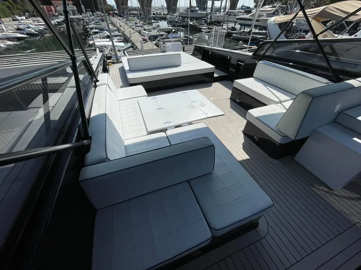 Dolce Italia Yacht Photos Pics 