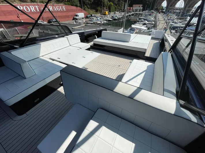 Dolce Italia Yacht Photos Pics 