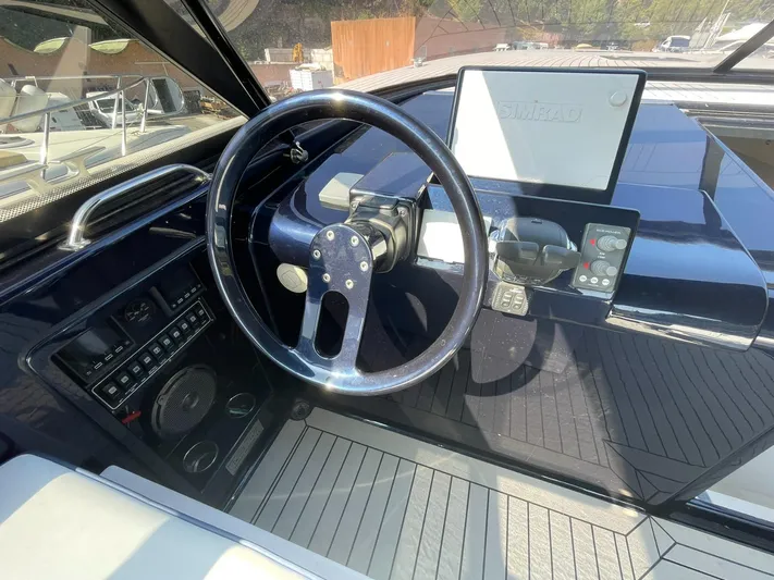 Dolce Italia Yacht Photos Pics 