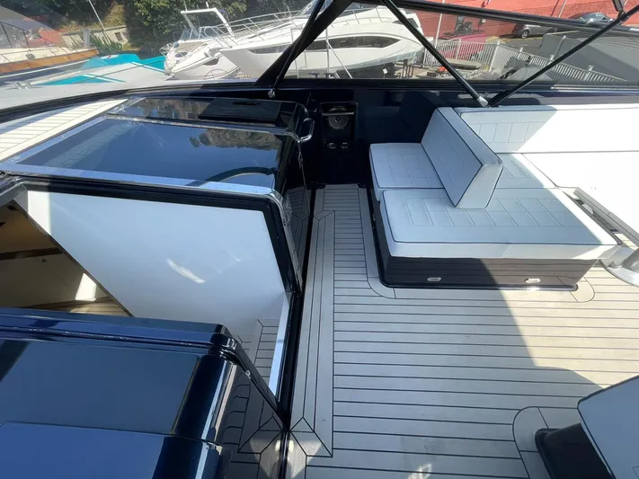 Dolce Italia Yacht Photos Pics 