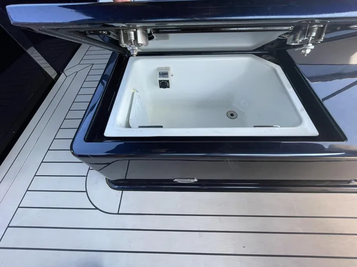 Dolce Italia Yacht Photos Pics 