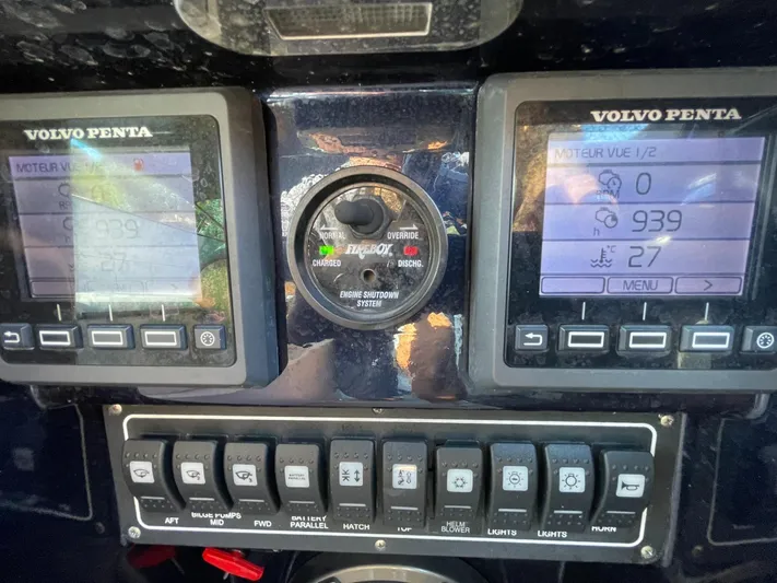 Dolce Italia Yacht Photos Pics 