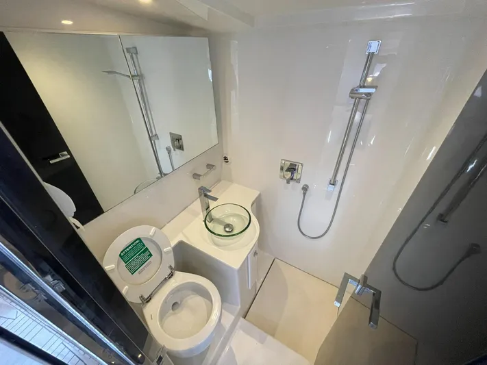 Dolce Italia Yacht Photos Pics 