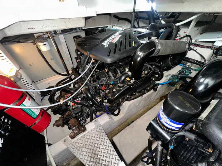 Bad Kitty Yacht Photos Pics Engine compartment of a 2007 Sea Ray 380 Sundancer boat, featuring a MerCruiser engine.