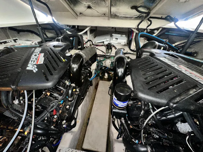 Bad Kitty Yacht Photos Pics Engine room of a 2007 Sea Ray 380 Sundancer with twin MerCruiser engines.