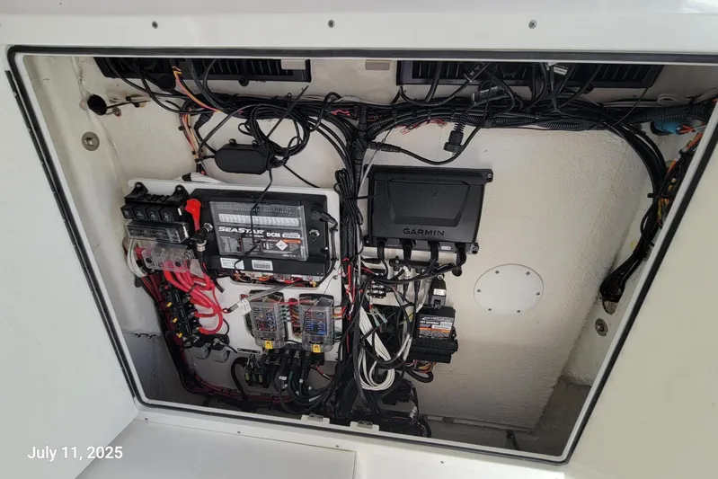  Yacht Photos Pics 2021 Sportsman Open 322 Center Console