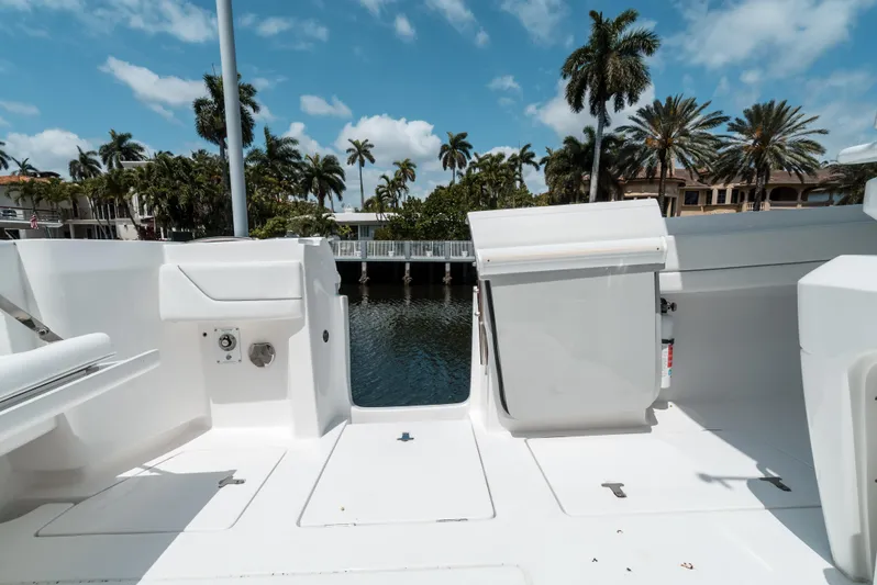 Ea3 Yacht Photos Pics 