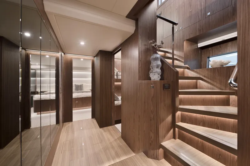 Horizon V77s-610 / Now Available Yacht Photos Pics Horizon V77S