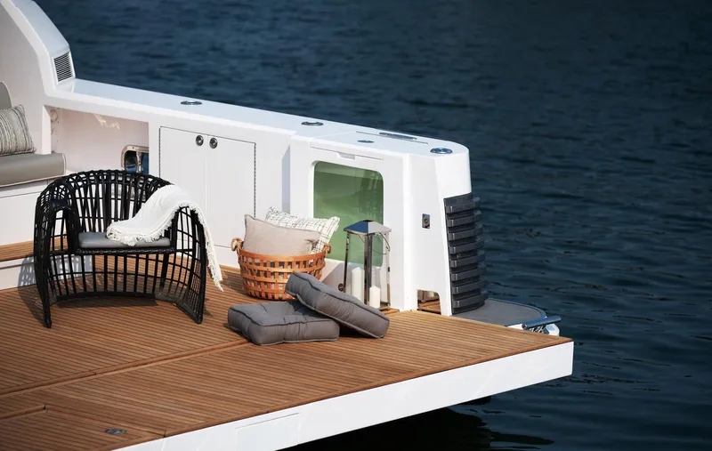 Horizon V77s-610 / Now Available Yacht Photos Pics Horizon V77S