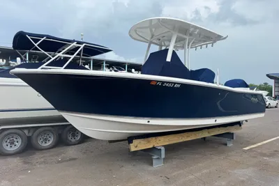 Sea Hunt Ultra 235 SE