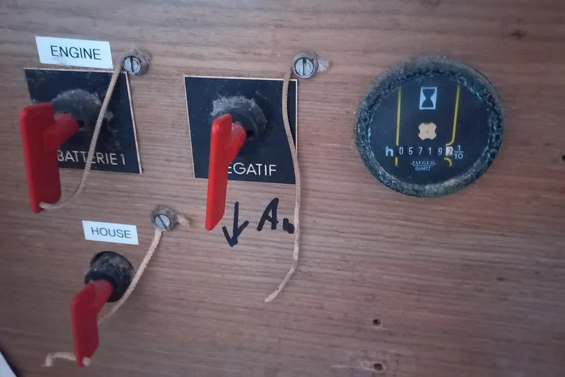 Dreamteam Yacht Photos Pics Control panel of a 1993 Fountaine Pajot Antigua 37 catamaran with switches and gauge.