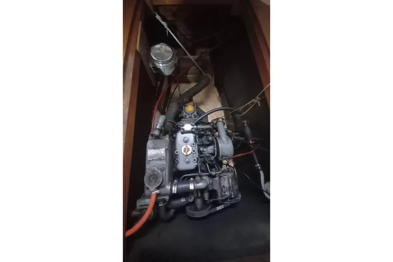 Dreamteam Yacht Photos Pics Engine compartment of a 1993 Fountaine Pajot Antigua 37 catamaran.