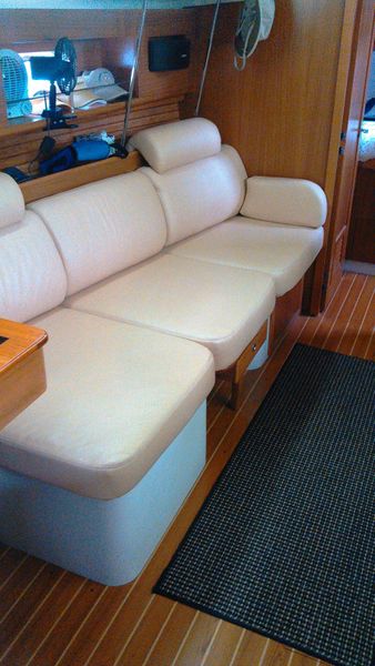 2012 Catalina 355