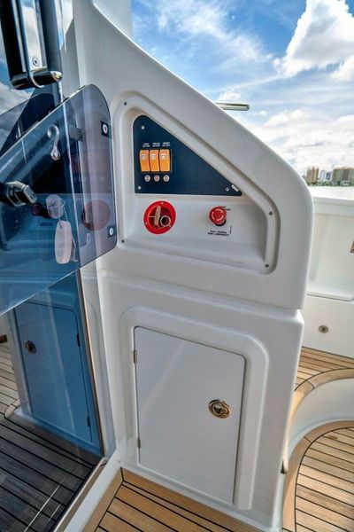 2015 Azimut 54