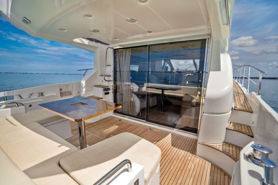 2015 Azimut 54