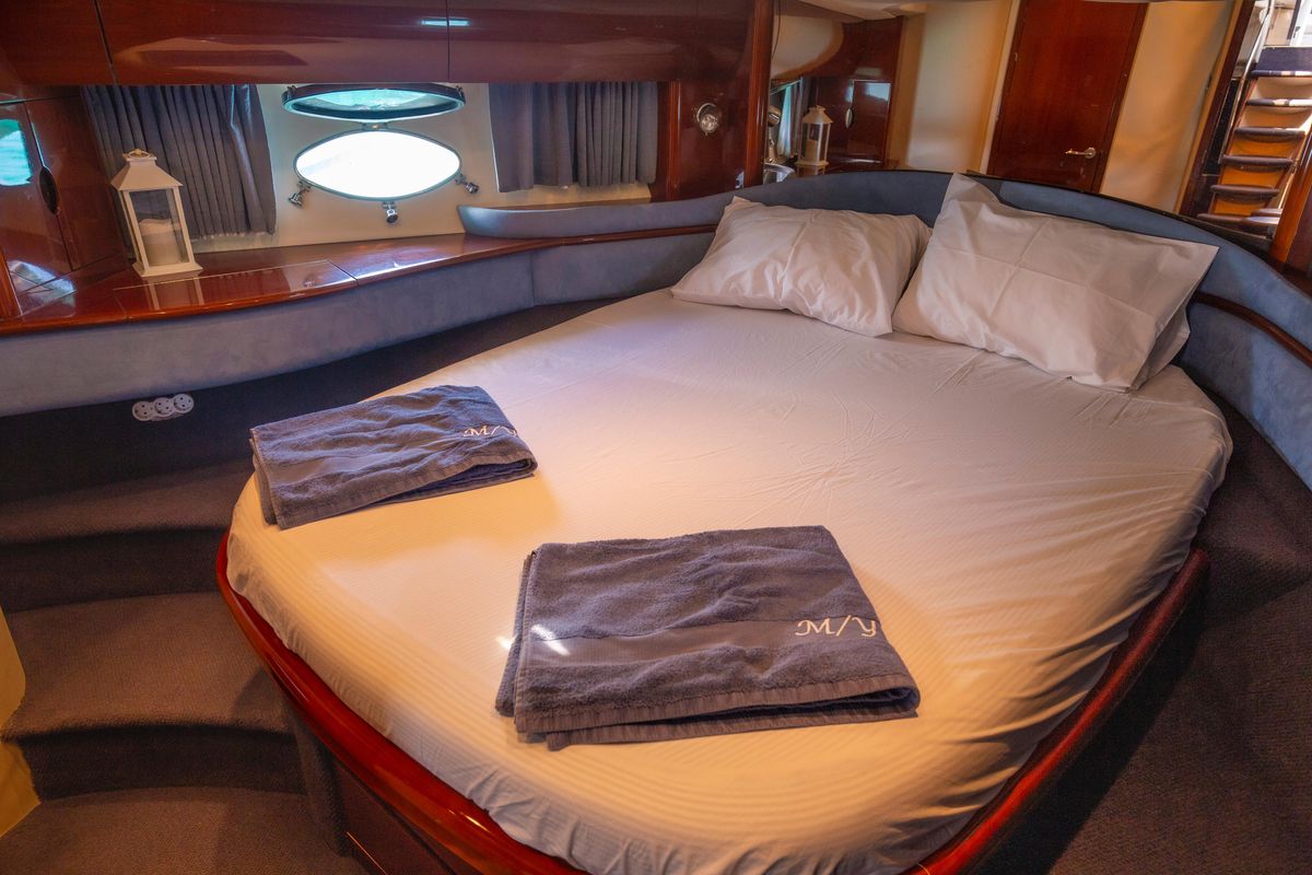 2004 Princess 65 