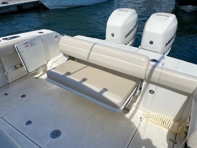 2019 Boston Whaler 330 Outrage