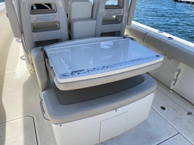 2019 Boston Whaler 330 Outrage