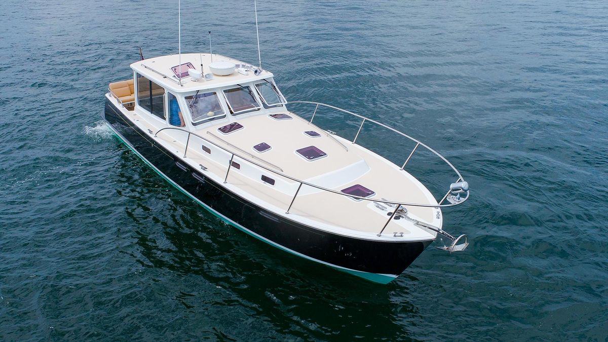 2012 MJM 44 