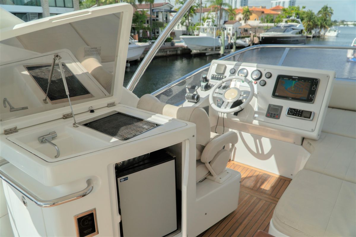2013 Azimut 54 