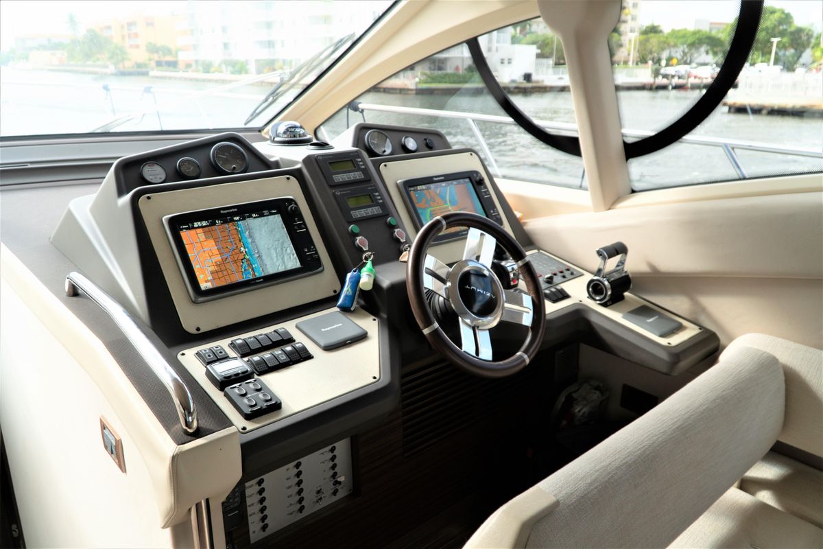 2013 Azimut 54 