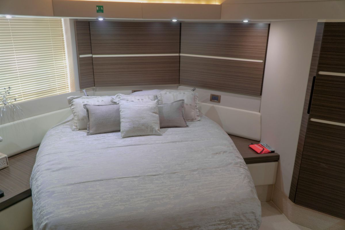 2013 Azimut 54 