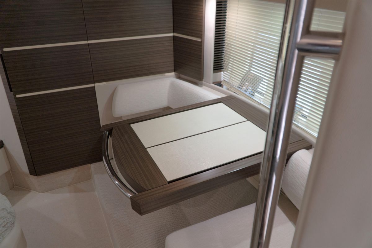 2013 Azimut 54 