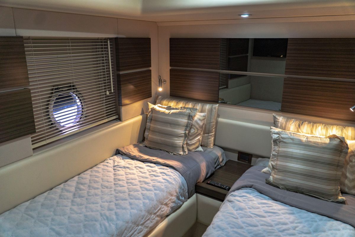 2013 Azimut 54 