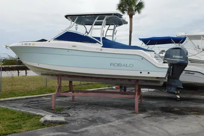 2016 Robalo R247 Dual Console