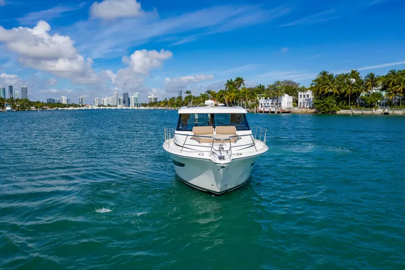 Ipanema Yacht Photos Pics 